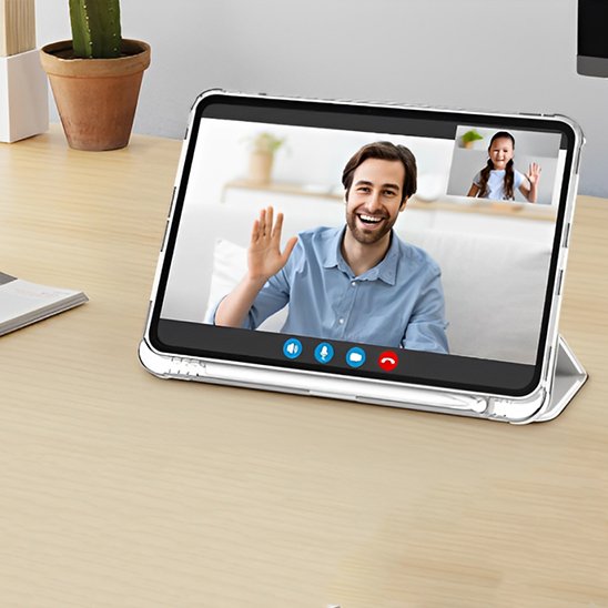 Coque pour tablette applicable pour une vidéoconférence 