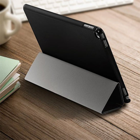 Coque pour tablette se change en support tablette pour plus de confort