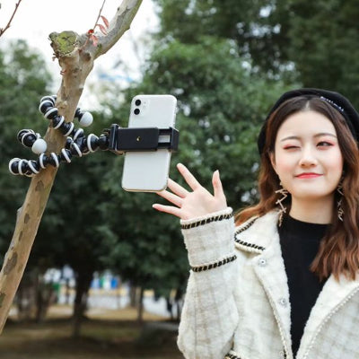 trepied-pour-telephone-portable-pratique-des-selfies-en-plein-air